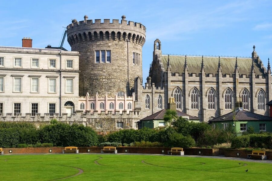 Dublin: Book of Kells, Dublin Castle and Christ Church Tour - Trinity College and the final approach