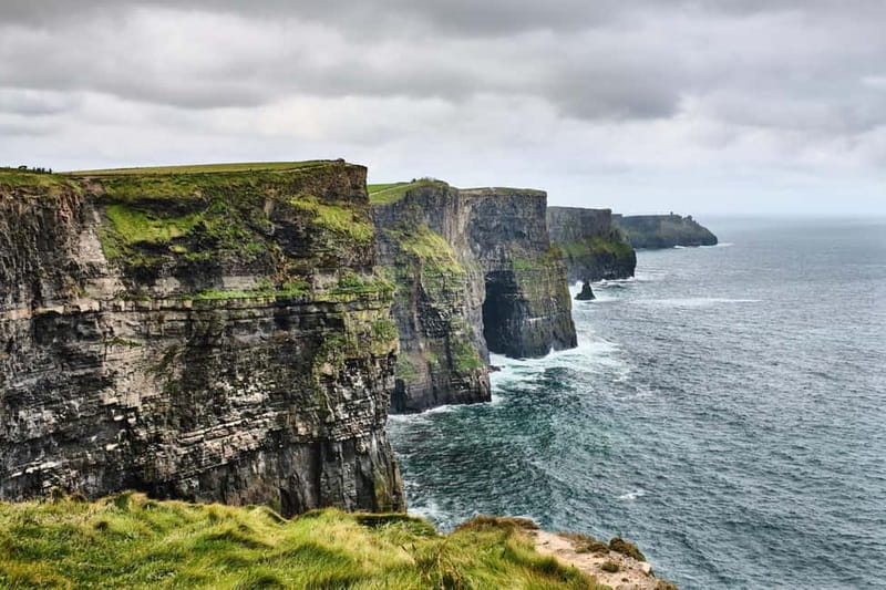 Dublin: Cliffs of Moher, Bunratty Castle and Ennis Day Trip - A Long West Coast Day From Dublin