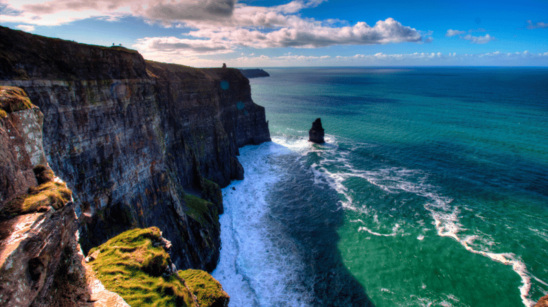 Dublin: Cliffs of Moher, Ennis, & Bunratty Castle Day Tour - The 7:00 AM departure from central Dublin