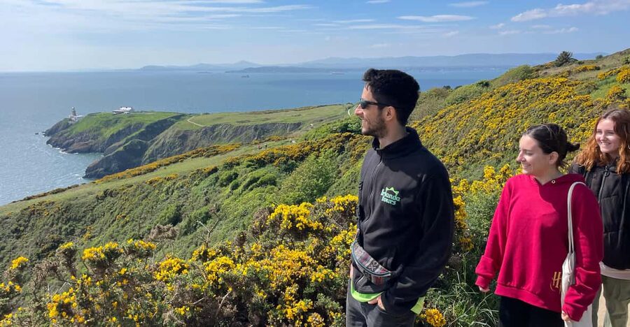 DUBLIN: Malahide castle and Howth MULTILINGUAL full day tour - From Dublin city to the North Bay