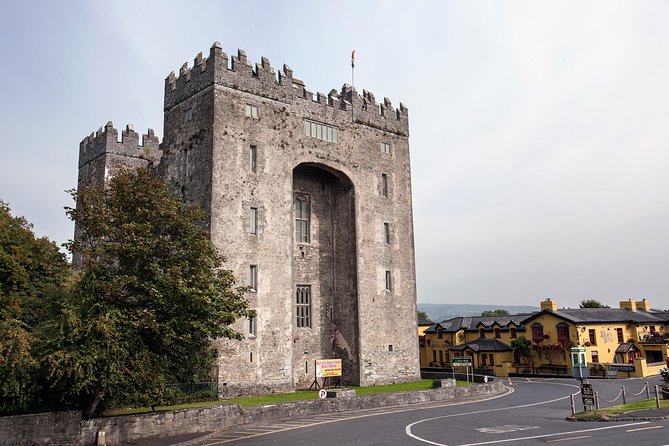 Dublin to Bunratty Castle, Cliffs of Moher, Burren Galway by Rail - Lunch at Gus O’Connor’s in Doolin