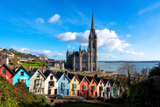 Dublin to Cork, Blarney Castle & Cóbh Heritage Centre by train - Guides, group size, and how the day is managed
