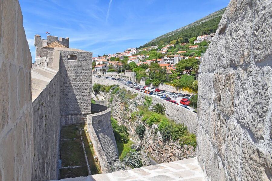 Dubrovnik: City Walls Early Morning or Sunset Walking Tour - Walking the two-kilometer circuit