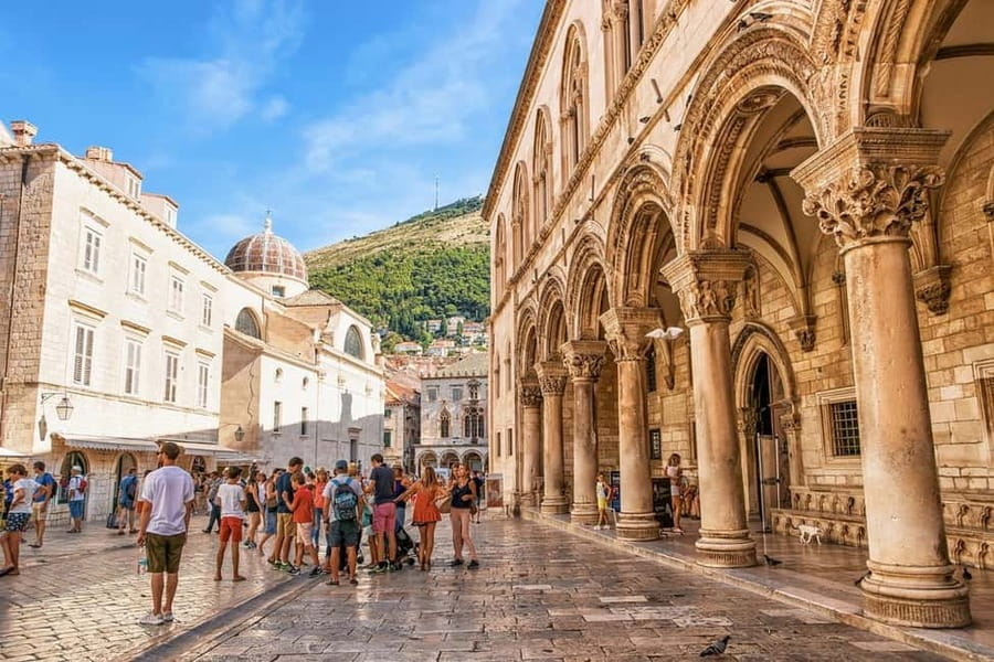 Dubrovnik: City Walls, Old Town Walking Tour & Adriatic View - Key points at a glance