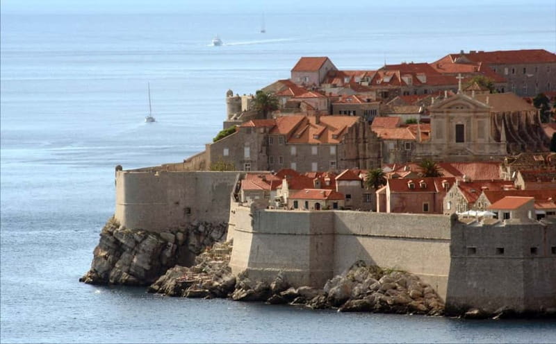 Dubrovnik City Walls: Small-Group 2-Hour Tour With a Local - Fort Revelin and the eastern defenses