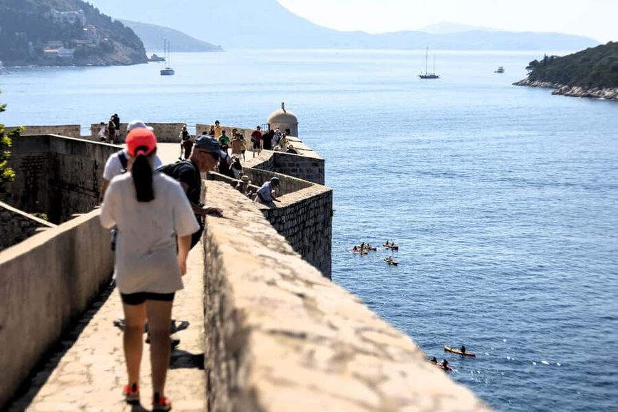 Dubrovnik: City Walls, Stradun & Old Town Story Walking Tour - Gundulićeva poljana and Dubrovnik Cathedral
