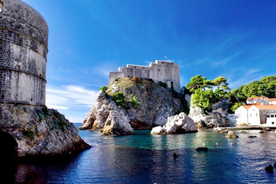 Dubrovnik: City Walls Tour for Early Birds & Sunset Chaser - Who should book this wall tour?
