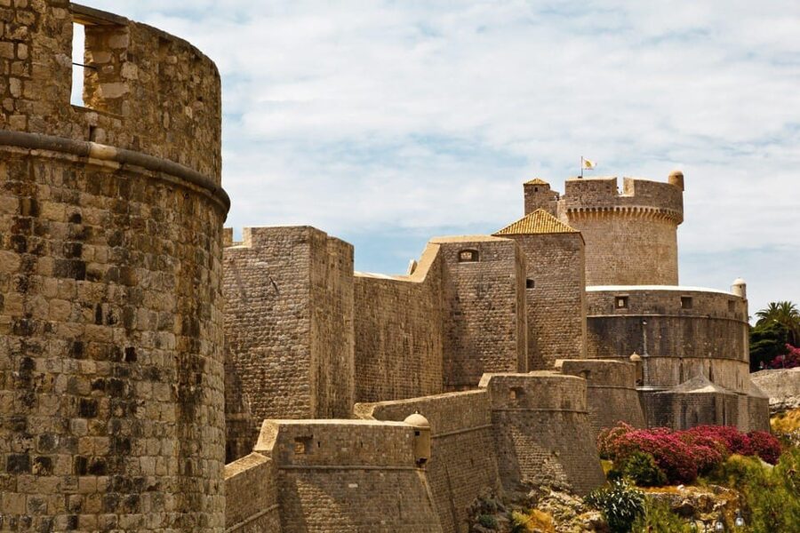 Dubrovnik: Old Town & City Walls Guided Tours Combo - What the city walls add