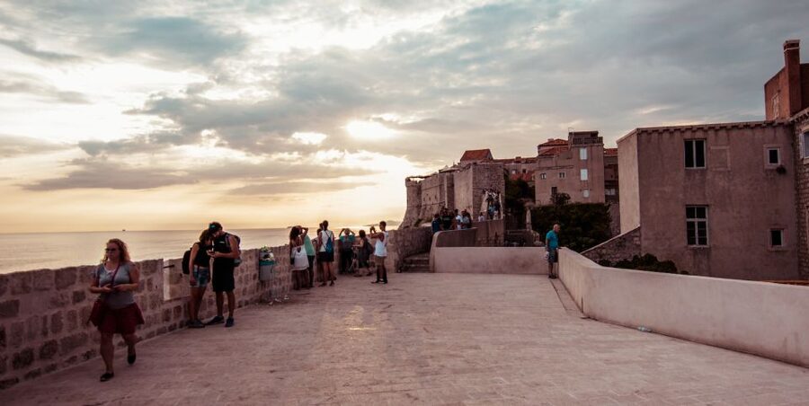 Dubrovnik: Old Town & City Walls Guided Tours Combo - A useful first-day plan