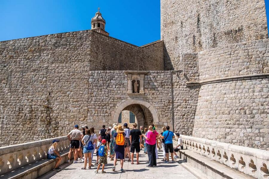 Dubrovnik: Old Town & City Walls Tour with Optional DU Pass - Why Dubrovnik makes more sense with a guide