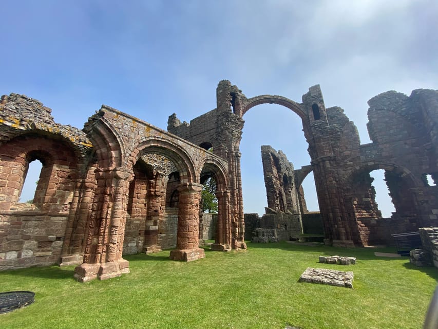 Edinburgh: Bamburgh Castle, Northumberland and Alnwick Trip - Alnwick Garden and the Grand Cascade