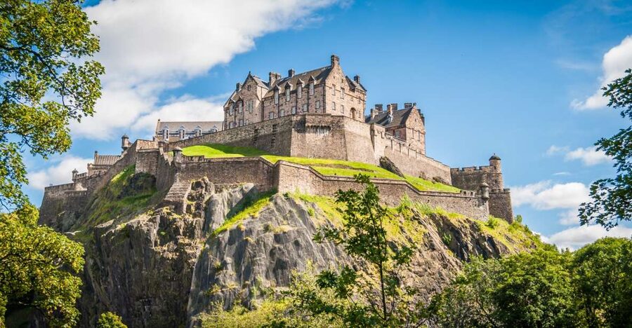 Edinburgh Castle: 120-Minute In-Depth Tour with Expert Guide - Key points to know before you book