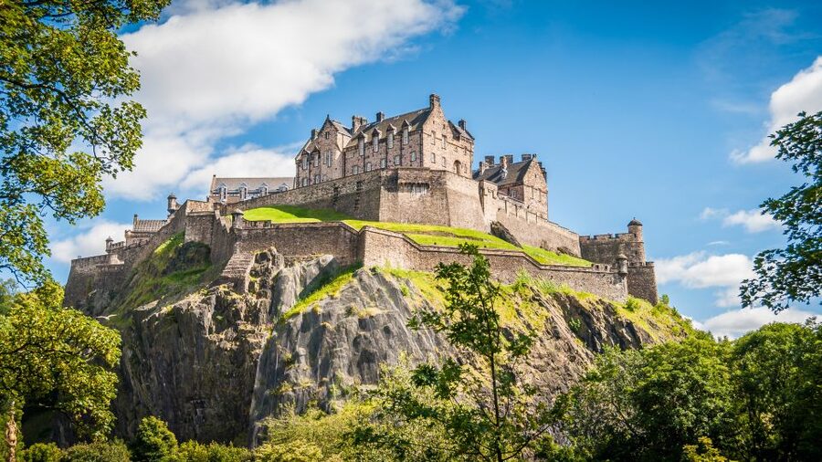 Edinburgh Castle: 120-Minute In-Depth Tour with Expert Guide - The National War Museum and regimental stories
