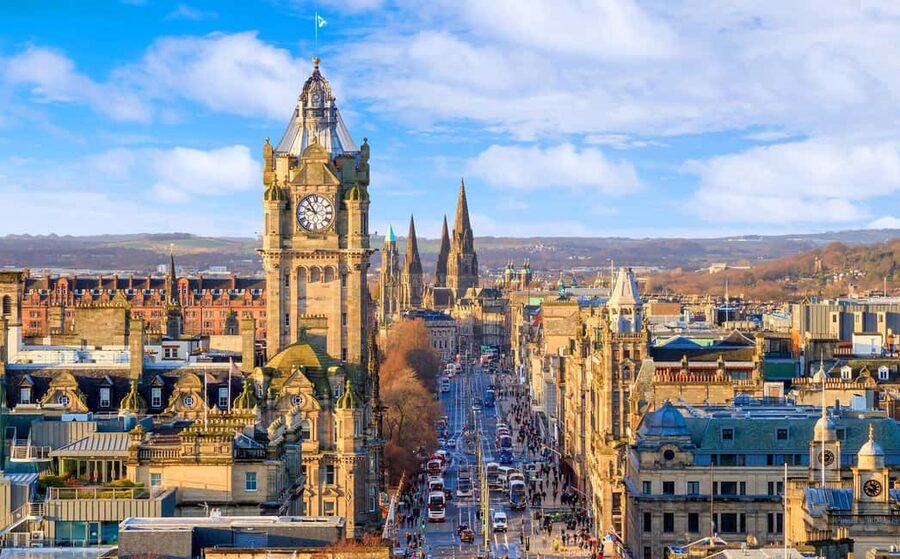 Edinburgh Castle: Express Guided Tour with Entry Ticket - Timing, weather, and access