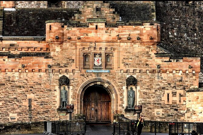 Edinburgh Castle Guided Tour - Tickets Included - Why a 90-minute introduction helps at Edinburgh Castle