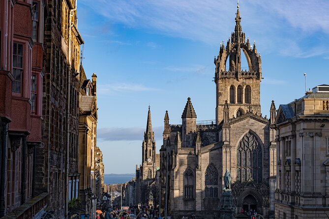 Edinburgh Castle: Guided Walking Tour with Entry Ticket - Views over Edinburgh Old Town