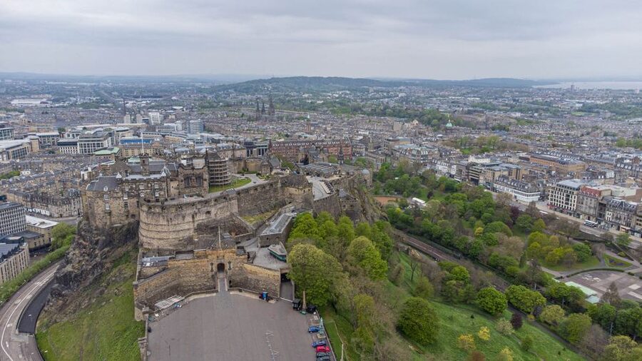 Edinburgh Castle: Guided Walking Tour with Entry Ticket - Price and what the $49 buys you