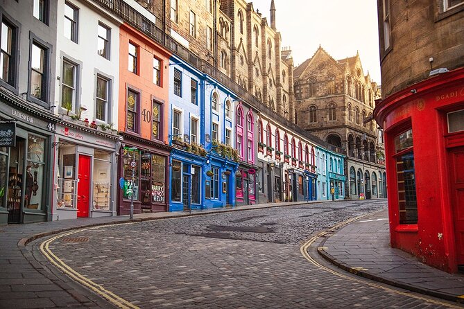 Edinburgh Castle & Royal Mile Walking Tour - Ticket Included - St. Giles’ Cathedral and the heart of the Old Town