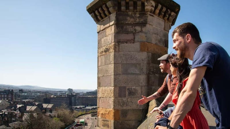 Edinburgh: Edinburgh Castle Guided History Tour with Tickets - The Great Hall and the castle’s military prison