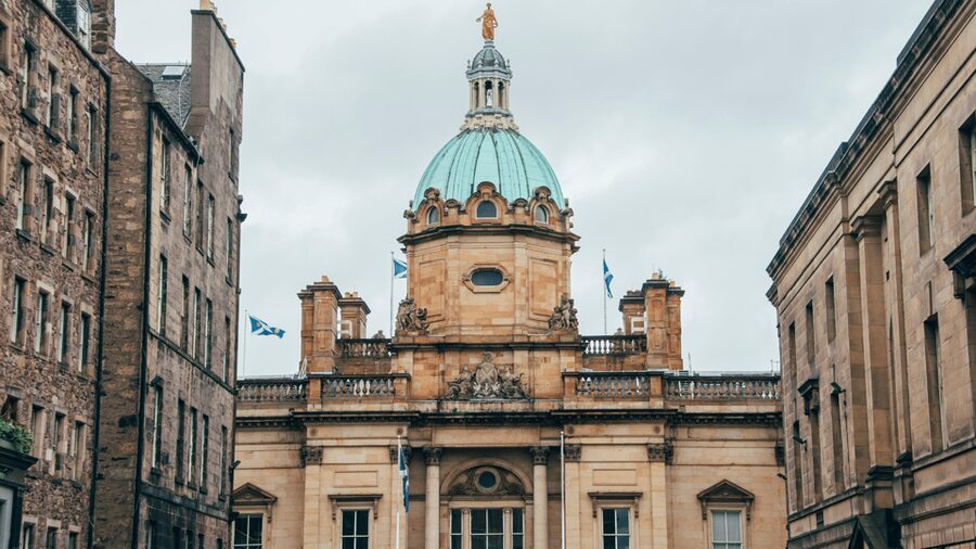 Edinburgh: Edinburgh Castle & Old Town Small Group Tour - Walking conditions, weather, and access