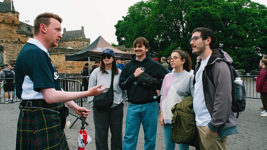 Edinburgh: Edinburgh Castle Tickets & Tour with Kilted Guide - Staying inside after the 90-minute walk