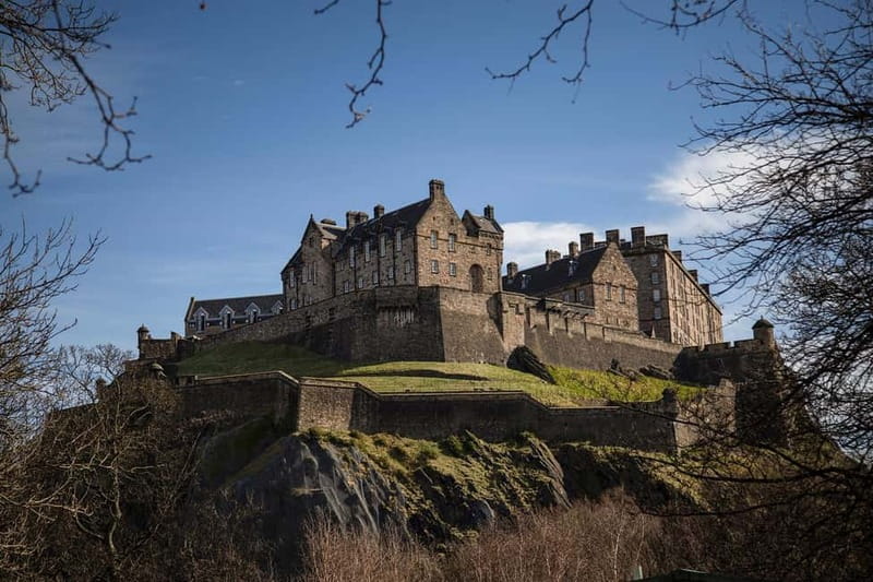Edinburgh: Full-Day Walking Tour with Edinburgh Castle - Key points at a glance