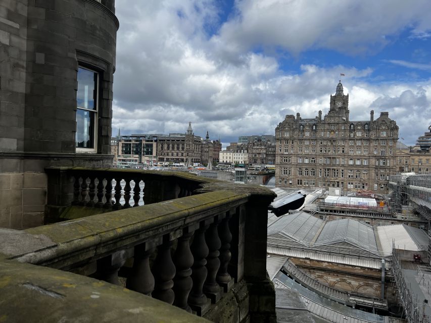 Edinburgh: Harry Potter Tour with Entry to Edinburgh Castle - Waverley Station and the city’s first Harry Potter clues