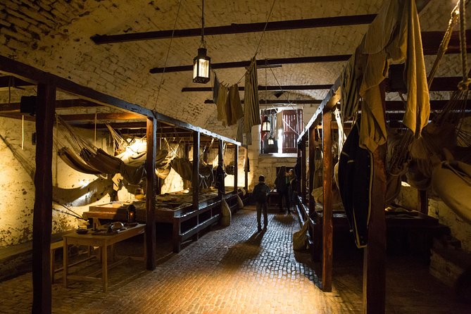 Edinburgh Skip-the-Ticket-Line Castle Walking Tour - What this Edinburgh Castle tour is really like