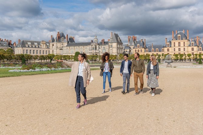 Fontainebleau and Vaux le Vicomte Chateaux Day Trip from Paris - Meeting the Coach in Paris