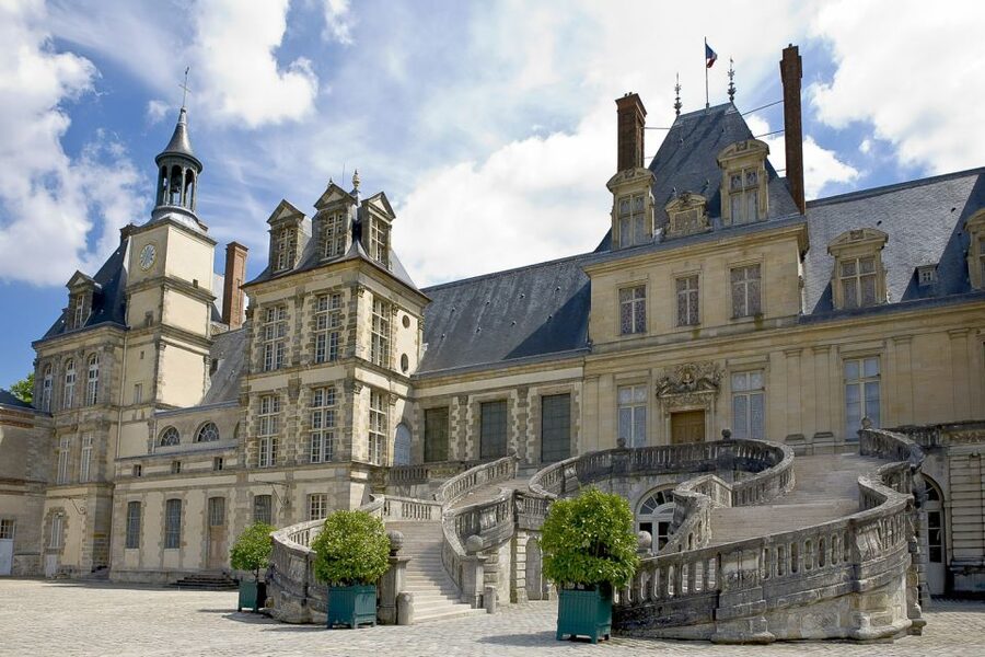 Fontainebleau & Vaux-le-Vicomte Châteaux Day Tour from Paris - What the $123 price really covers