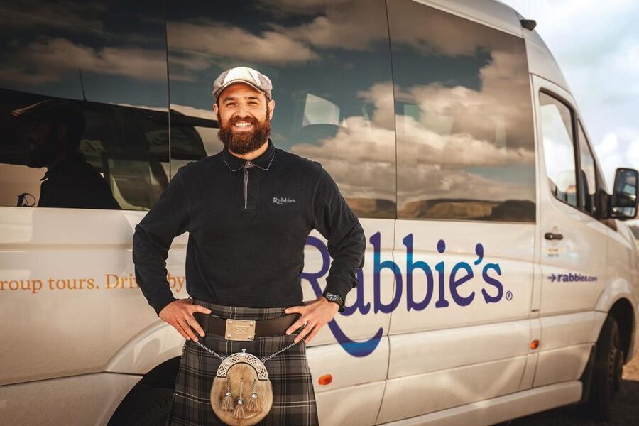 From Aberdeen: Dunnottar Castle and Cairngorms Day Trip - Braemar gives you a useful lunch break