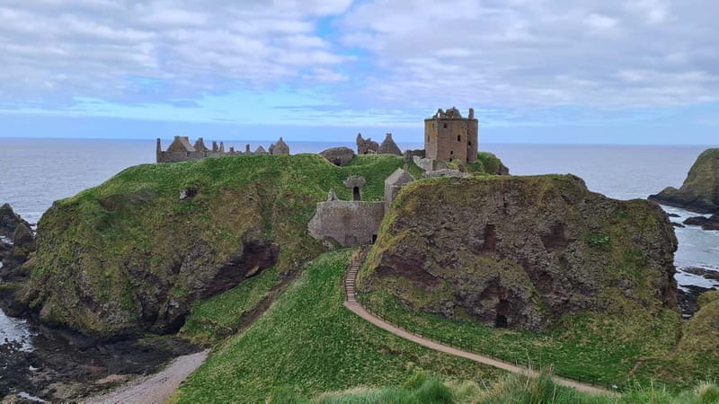 From Aberdeen: Guided Day Trip, Coast & Castle Visit - A full day through Aberdeenshire