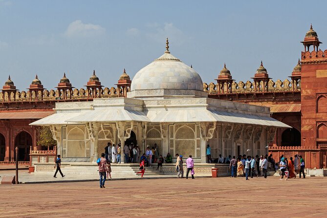 From Agra: Skip-the-Line Taj Mahal & Agra Fort Private Day Tour - The guide’s role in making sense of Agra
