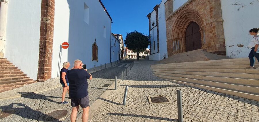 From Albufeira: Excursion to Silves Castle and Monchique - What the guide adds