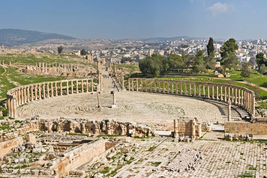 From Amman: Private Jerash, Ajloun Castle, and Umm Qais Tour - Getting more from Jerash with a local guide