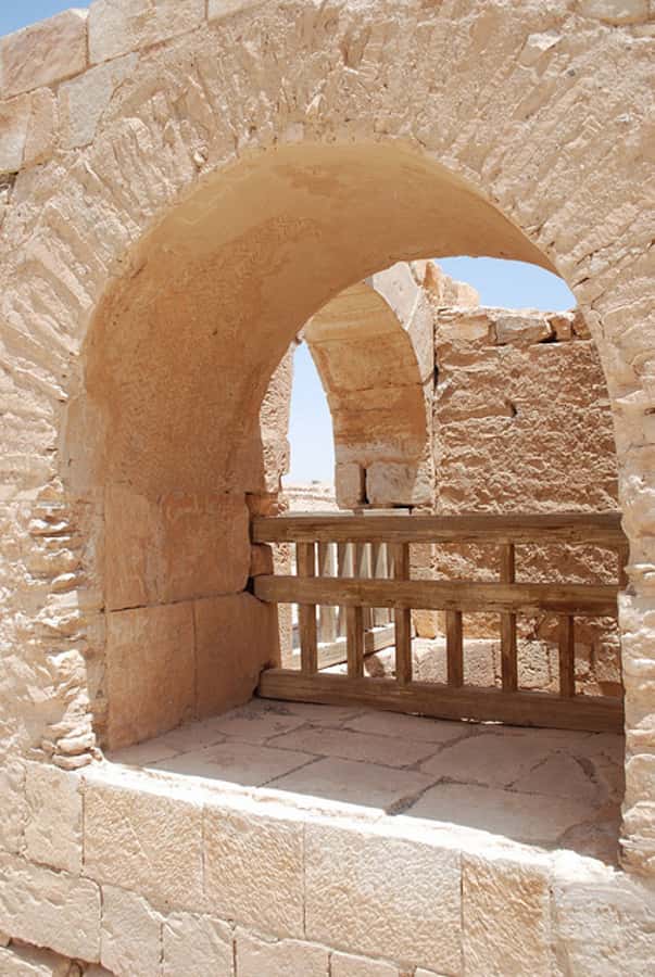 From Amman: Umayyad Desert Castles Tour with Transfer - Azraq’s black basalt fort