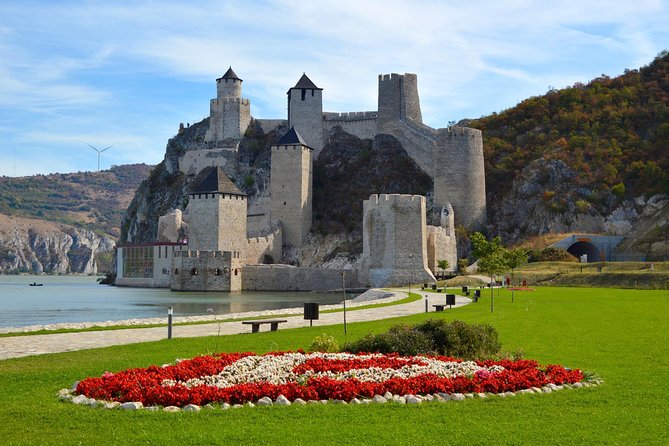 From Belgrade: Golubac Fortress & Iron Gate Danube Gorge - Kapetan Mišin Breg brings lunch and local character