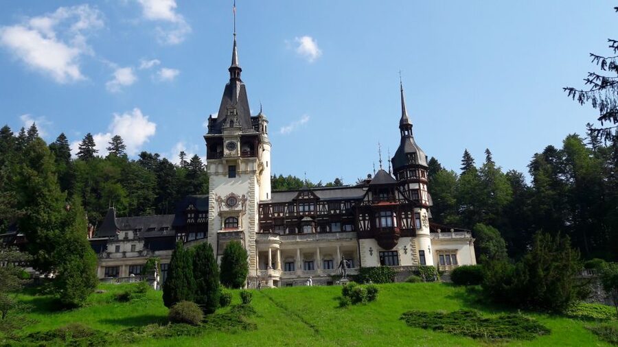 From Brasov 3 castles : Peles , Bran , Cantacuzino - Bran Castle: Dracula, history, and shopping time