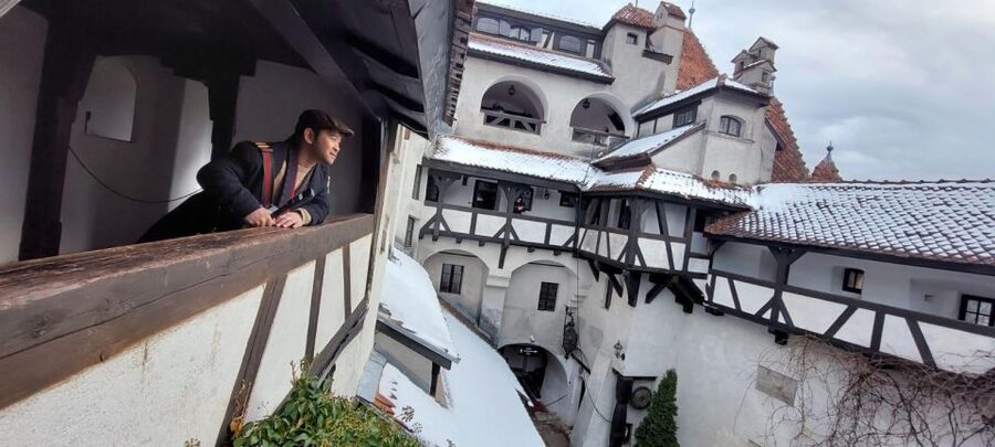 From Brasov 3 castles : Peles , Bran , Cantacuzino - Guide quality and the pace of the day