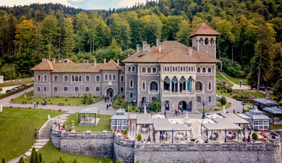 From Brasov 3 castles : Peles , Bran , Cantacuzino - Who should book this castle day