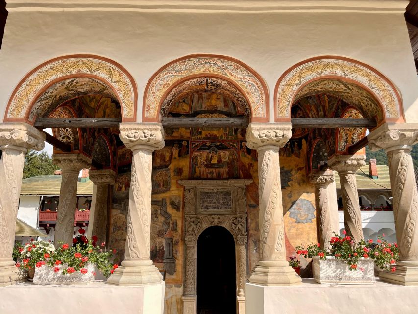 From Brașov: Romanian Castle Tour with Bran and Peles - Sinaia Monastery and Romanian religious art