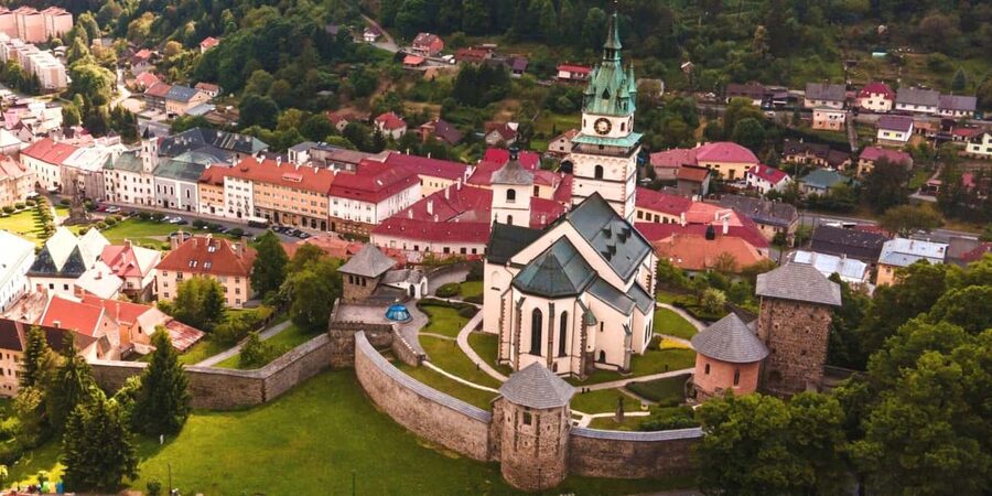 From Bratislava: Dracula Nosferatu - Orava Castle Day Tour - A private road trip through northern Slovakia