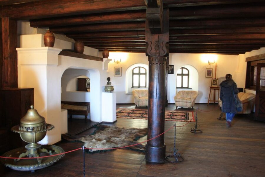 From Bucharest: Bear Sanctuary and Dracula Castle Day Tour - Should you book the bear sanctuary and Bran Castle tour?