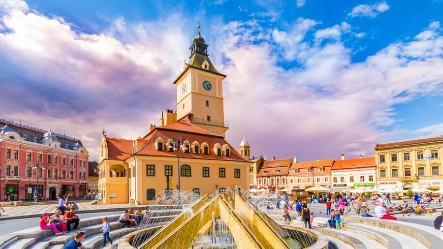 From Bucharest: Castles, Carpathians, and Brașov Day Trip - The early road to Sinaia and Peleș Castle