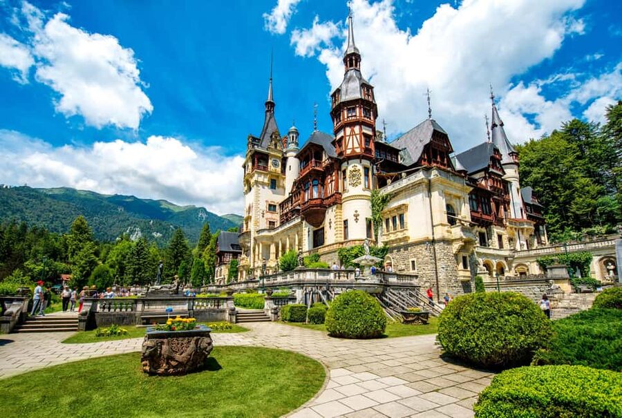 From Bucharest: Day Trip to Peles, Dracula's Castle, Brasov - Peleș Castle in Sinaia: Romania’s royal showpiece