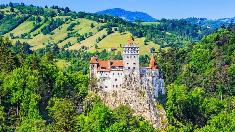 From Bucharest: Dracula's castle, Peles Castle and Brasov - The 7 AM departure from University Square