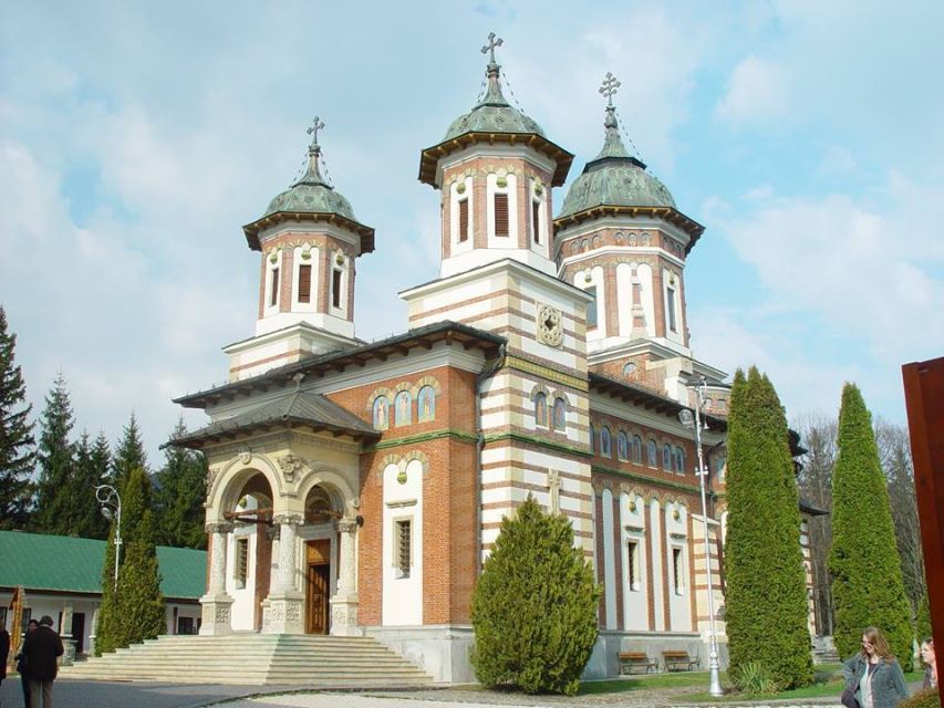 From Bucharest: Full-Day Private Dracula Tour - What the guide adds to the experience
