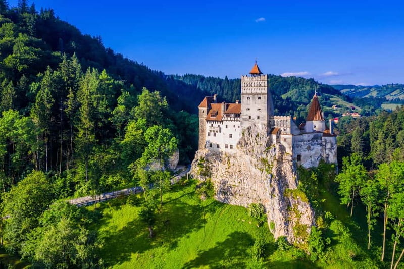 From Bucharest: Peles Castle, Brasov & Bran Castle Day Trip - Peleș Castle and Sinaia: the day’s visual highlight