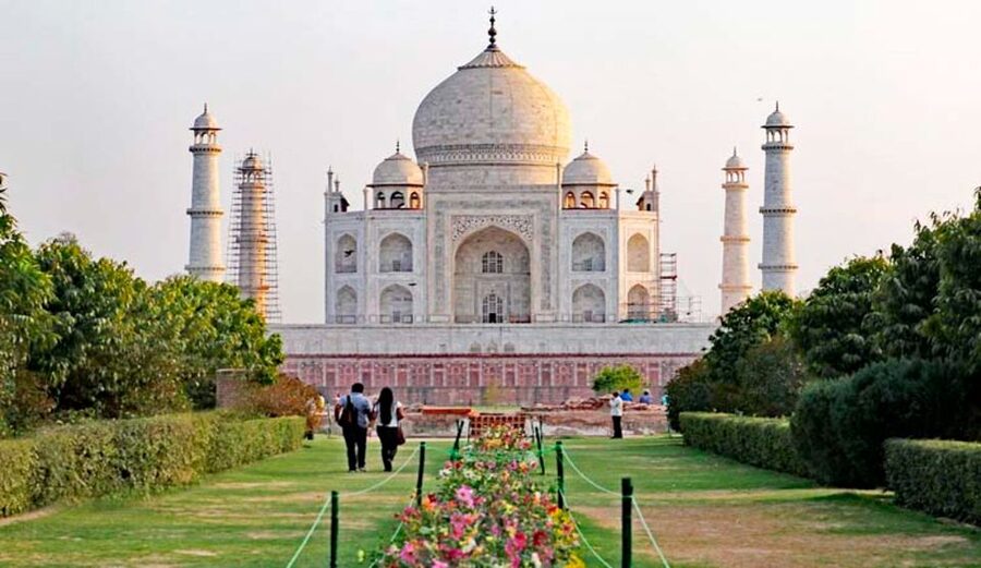From Delhi: 2-Day Private Agra Trip w/ Taj Mahal & Agra Fort - Day one: Agra Fort and the Mughal court