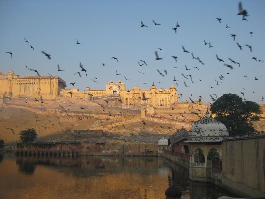 From Delhi: Private Jaipur & Amber Fort Guided Tour by Car - Lunch brings Rajasthan onto the table